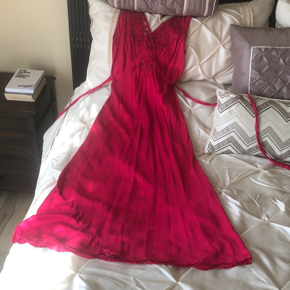 Vintage Peony 100% silk gown.